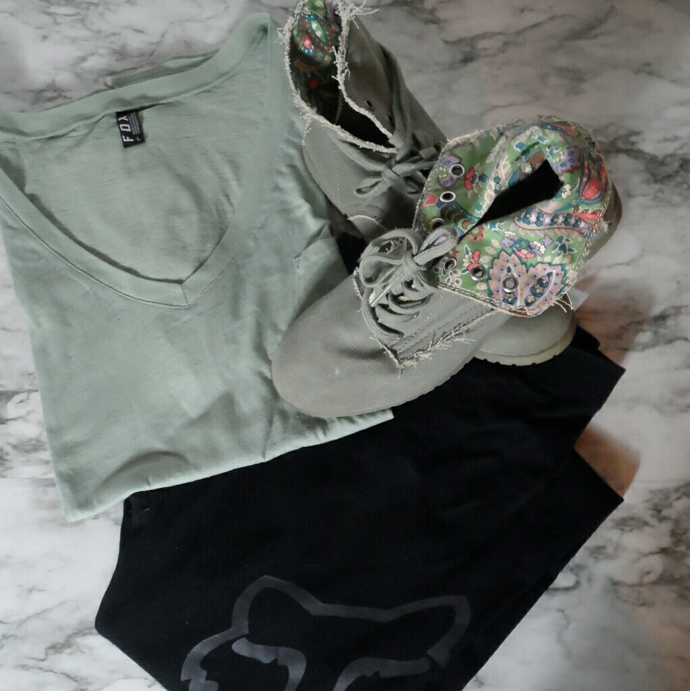Fox sage whirlwind v neck roll sleeve tee
